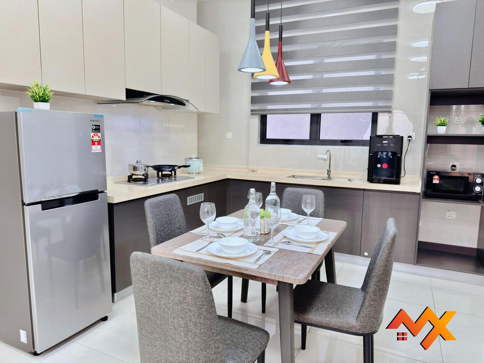 Pangsapuri Full Sea View Country Garden Danga Bay 11-13pax Johor Bahru